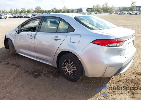 2021 Toyota Corolla Le z USA, uszkodzony, nr VIN JTDEPMAE0MJ170748